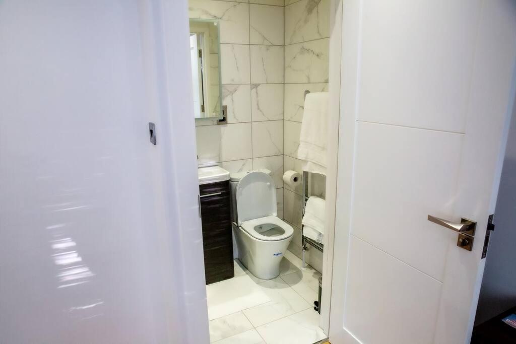 Airy, 3 Bedrooms, Ensuite , Central London Flat ภายนอก รูปภาพ