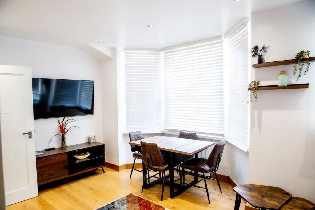 Airy, 3 Bedrooms, Ensuite , Central London Flat ภายนอก รูปภาพ